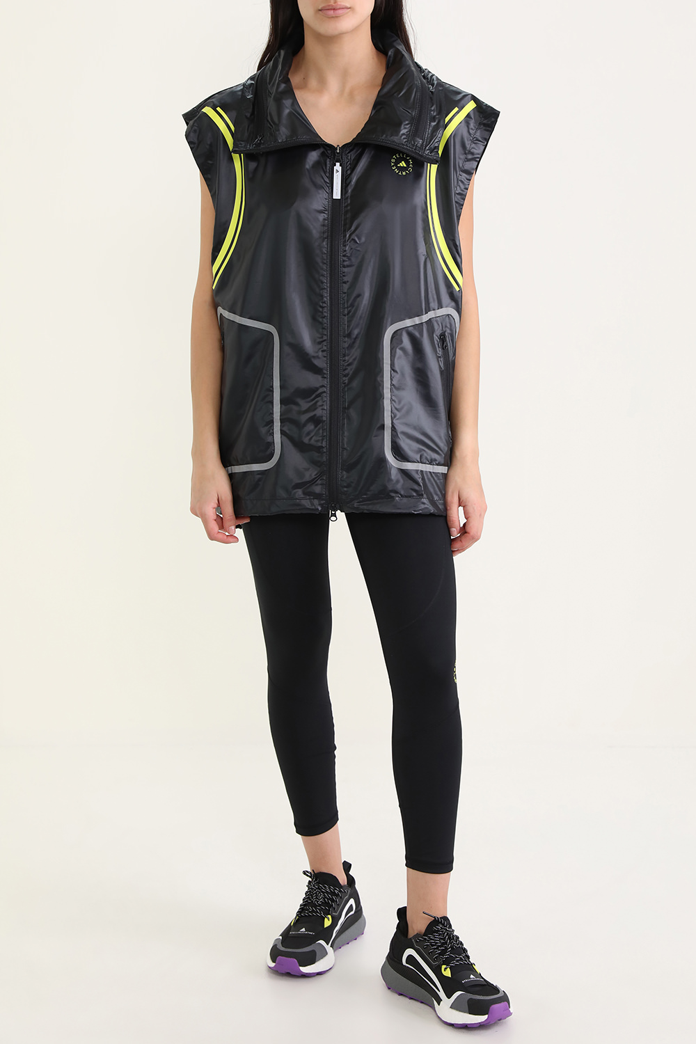 אדידס X סטלה מקרטניוסט אימון מחומרים ממוחזרים